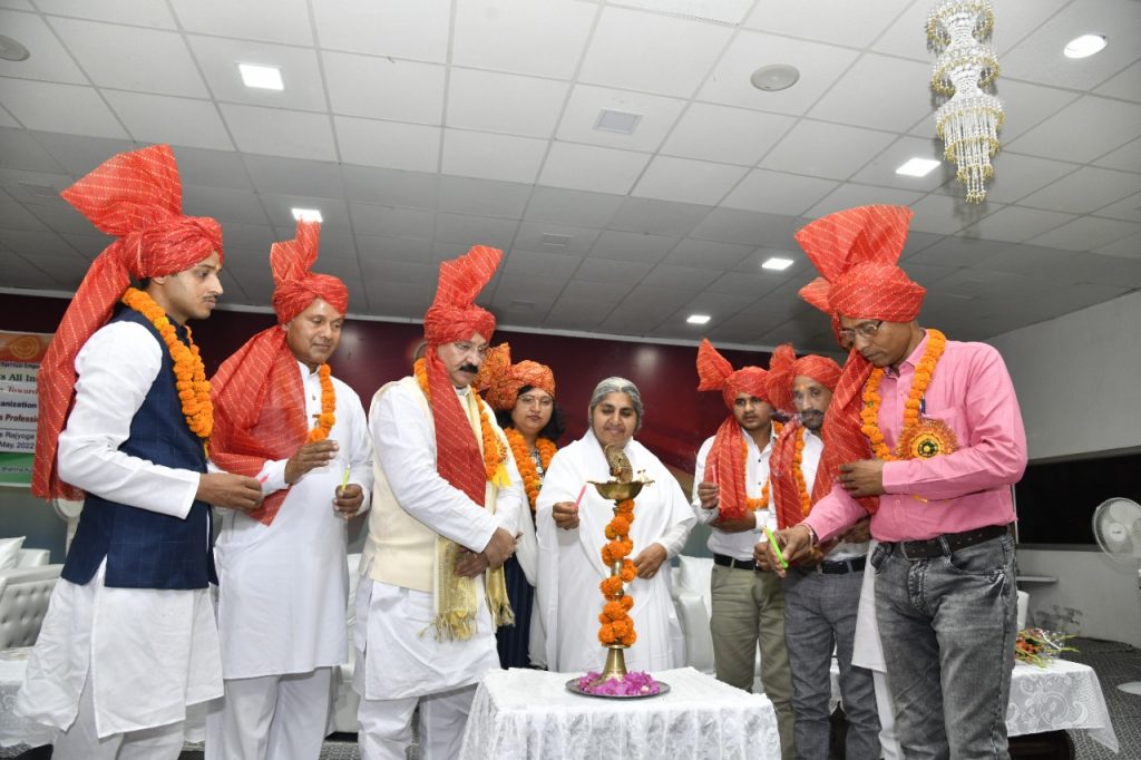 मीडियाकर्मियों के तनाव प्रबंधन हेतु राजयोग मेडिटेशन सेमिनार